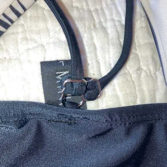 One piece - Picture 5 of 5